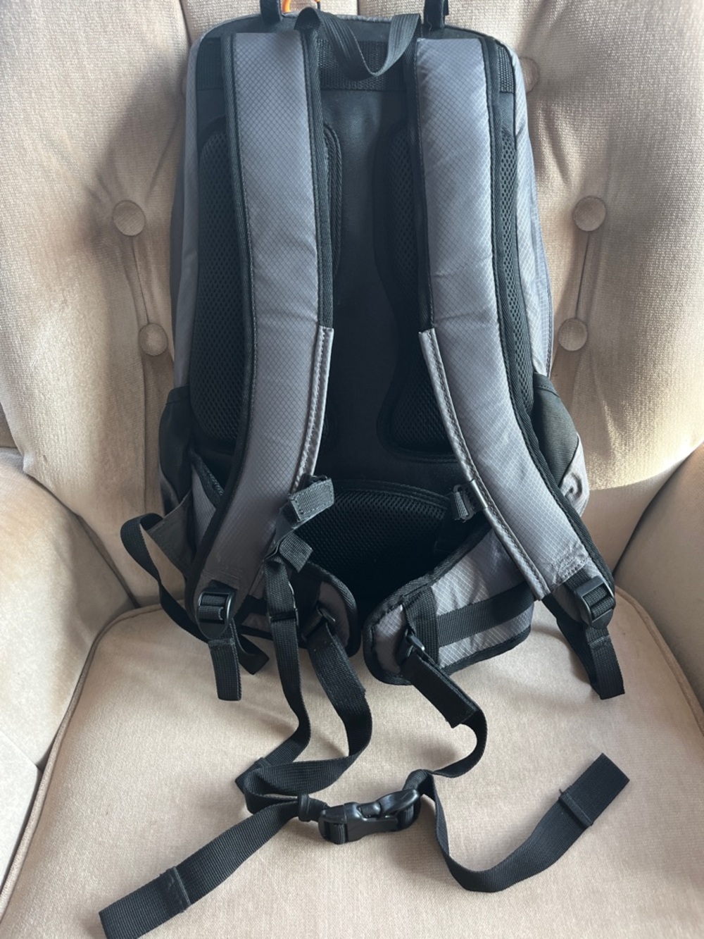 Inogen Rove 4 G4 Oxygen Concentrator Backpack Gray Ventilated Medical - Picture 3 of 7
